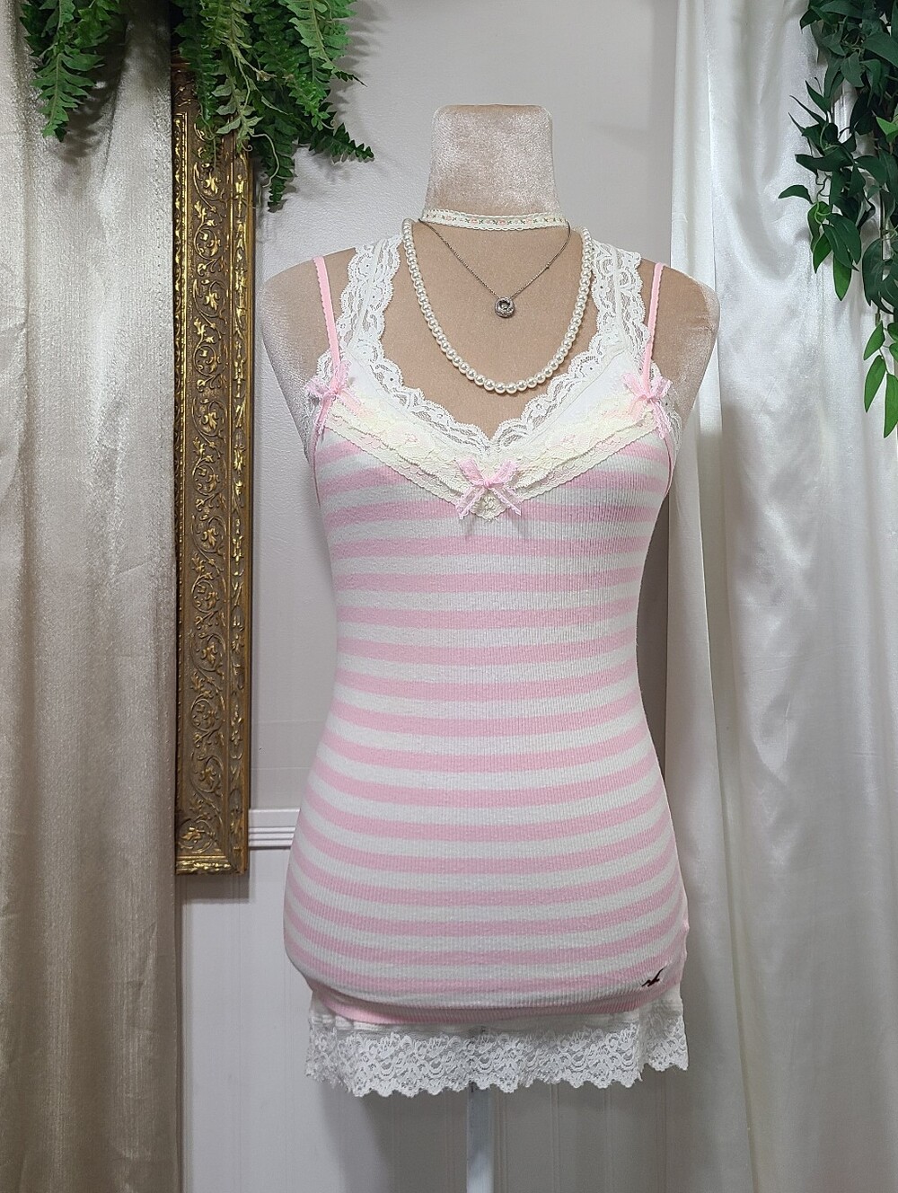 ♡ Y2K ♡ Rare Hollister Baby Pink & White Striped Lace Babydoll Cami Tank Top
